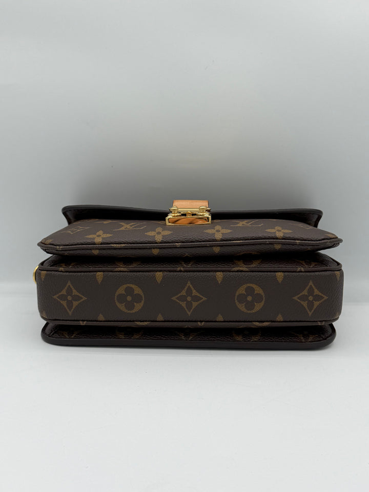 Louis Vuitton metis east west
