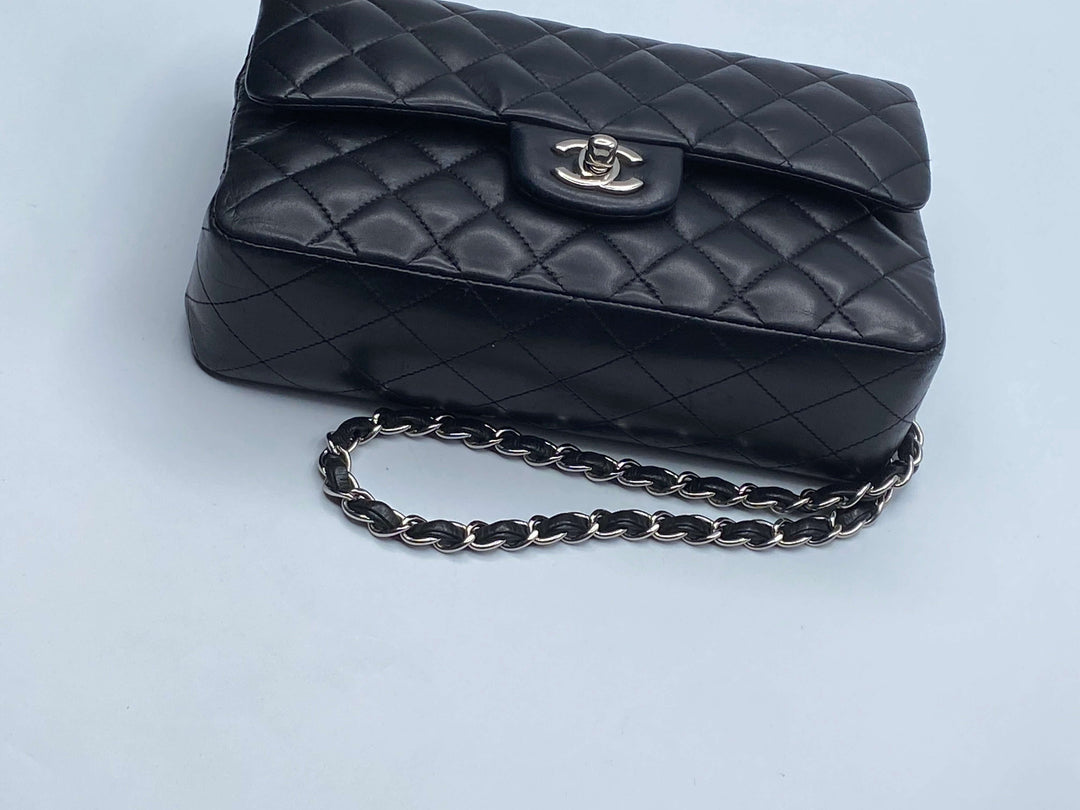 Chanel classica small 23cm