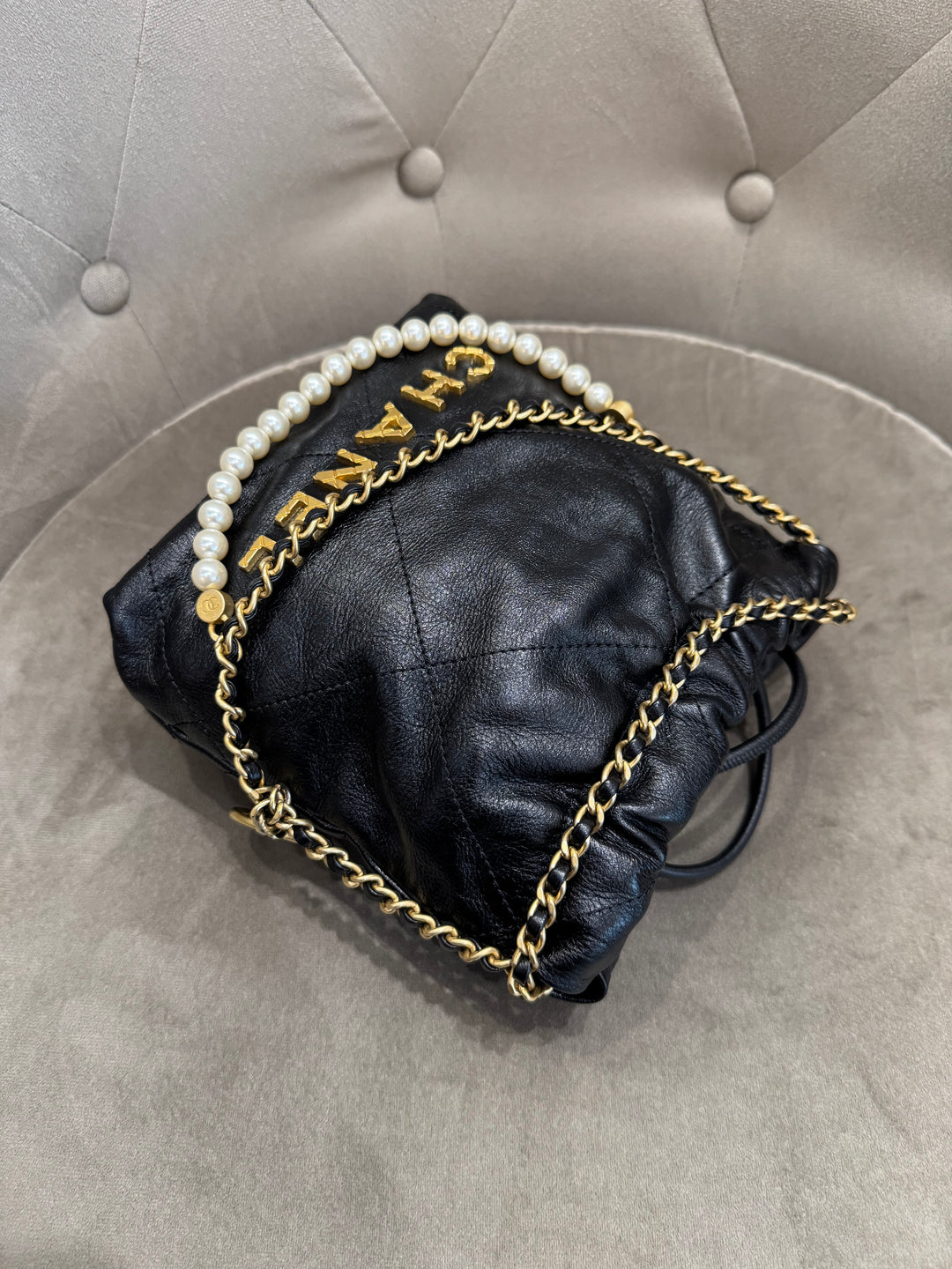Chanel 22 mini Pearls