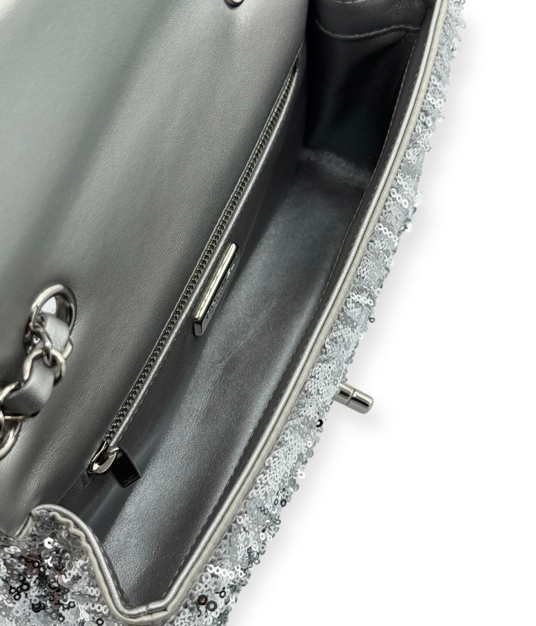 Chanel Classic Flap in paillettes