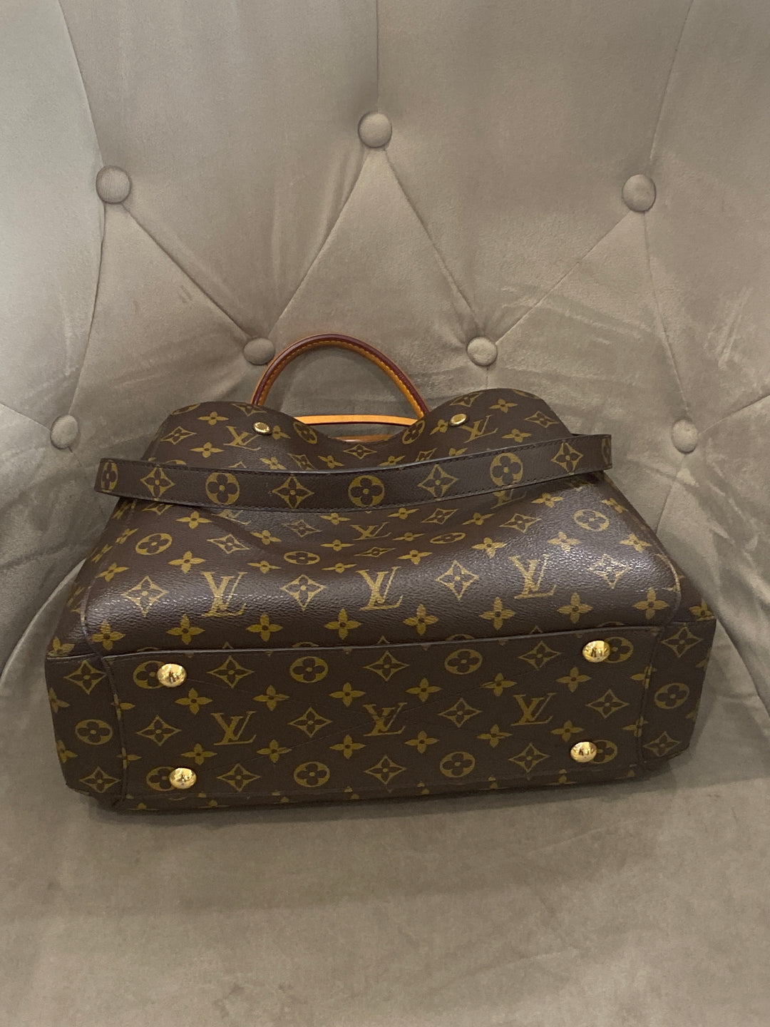 Louis Vuitton Montaigne MM