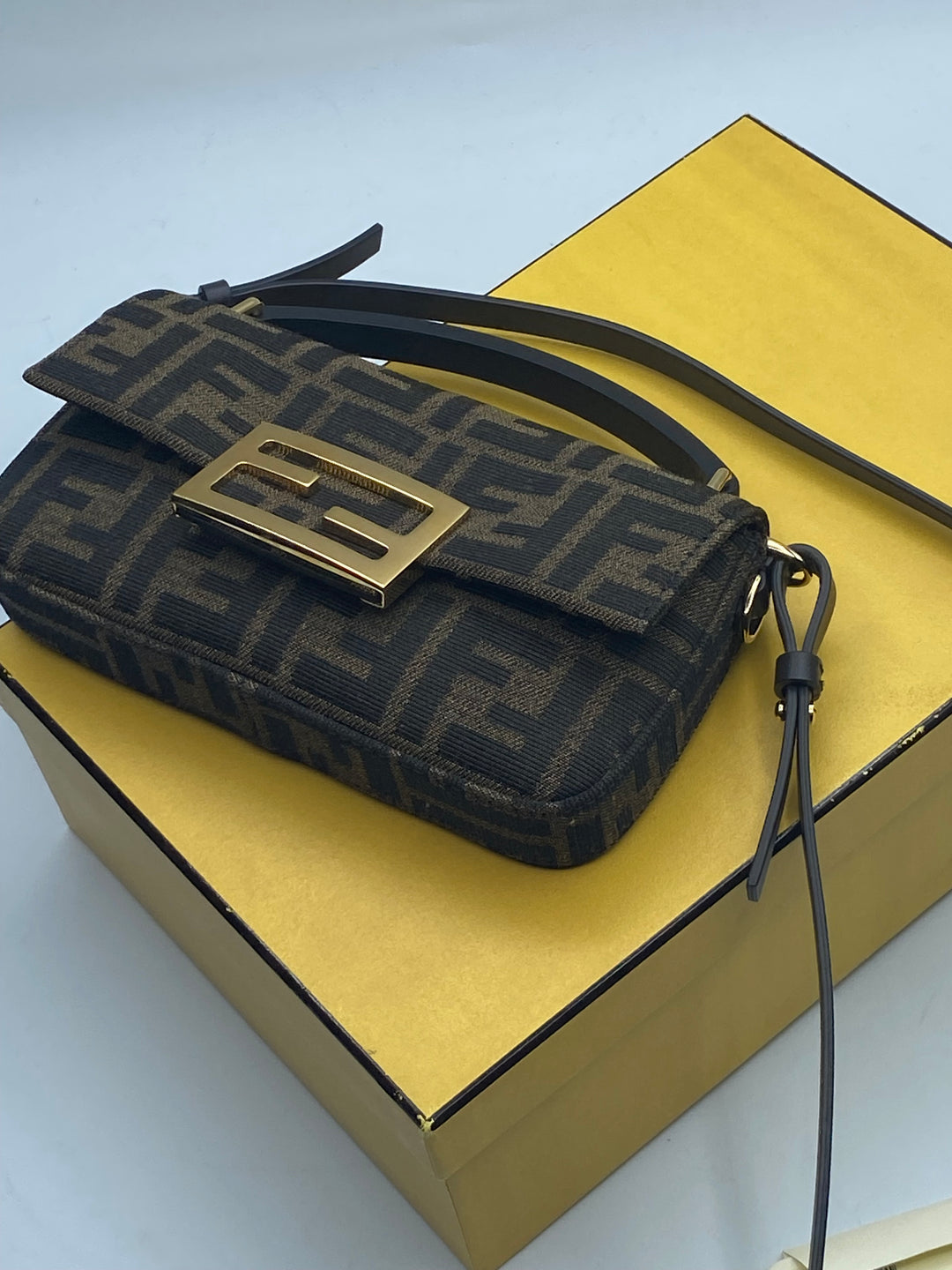 MINI BORSA A TRACOLLA FENDI