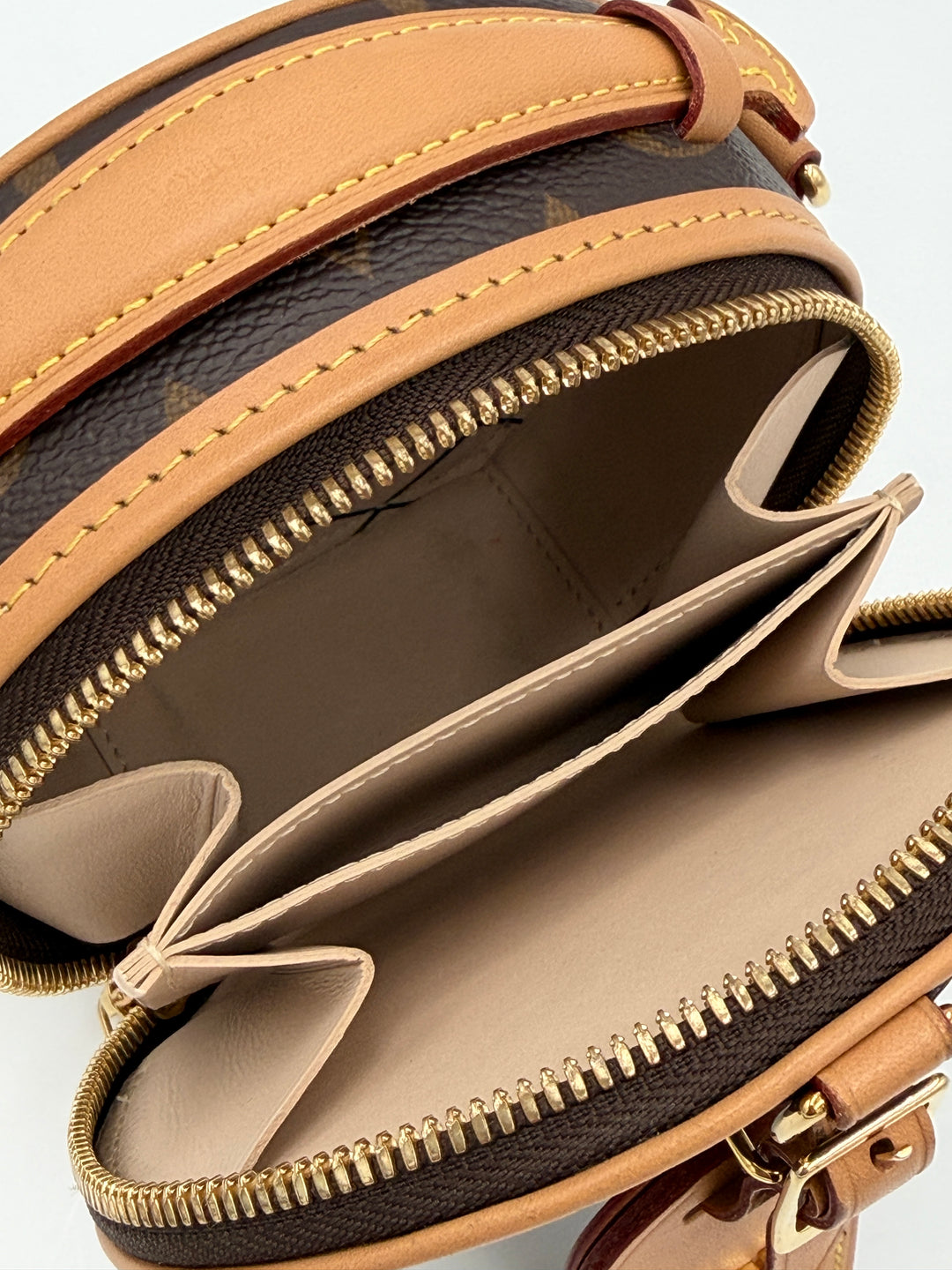 Louis Vuitton Mini Boîte Chapeau
