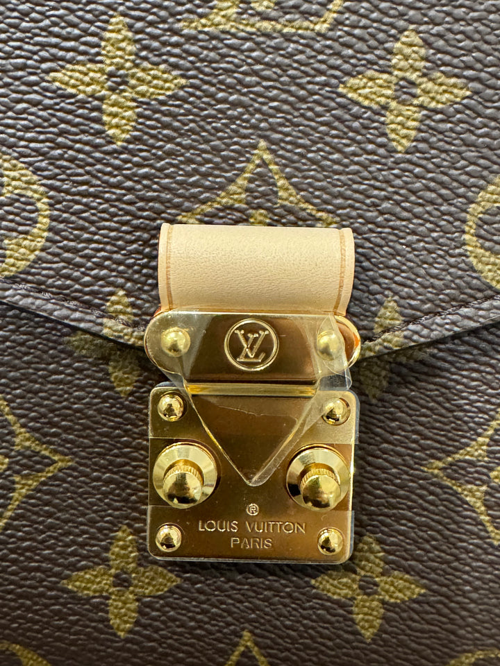 Louis Vuitton Pochette Métis