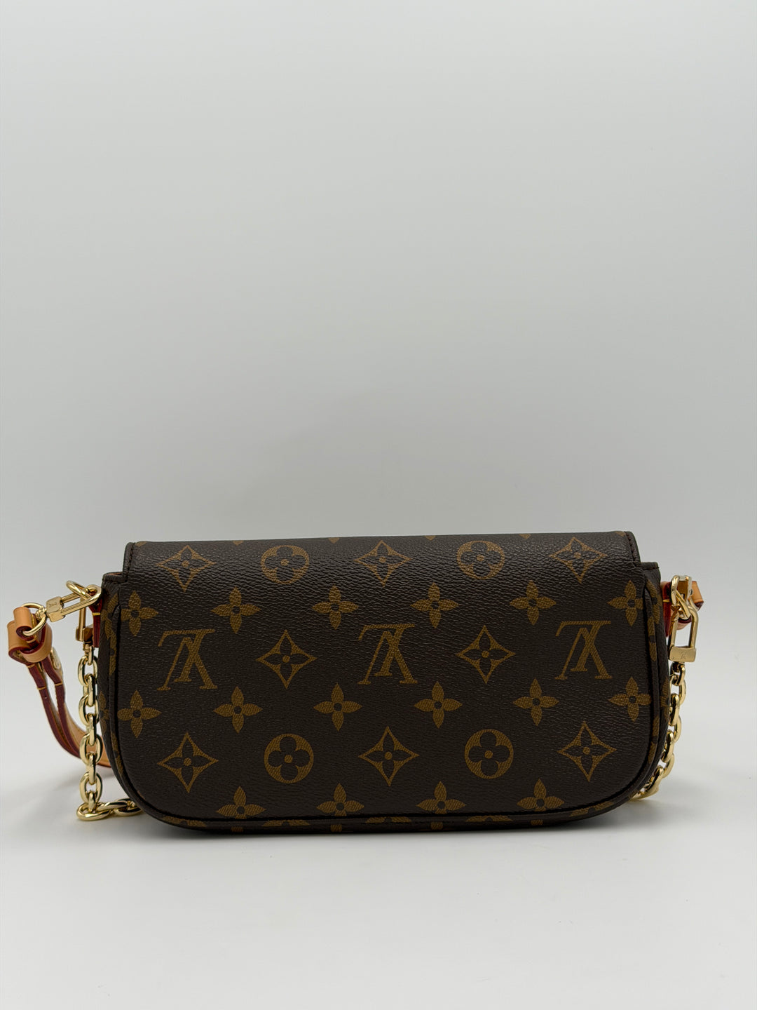 Louis Vuitton Ivy