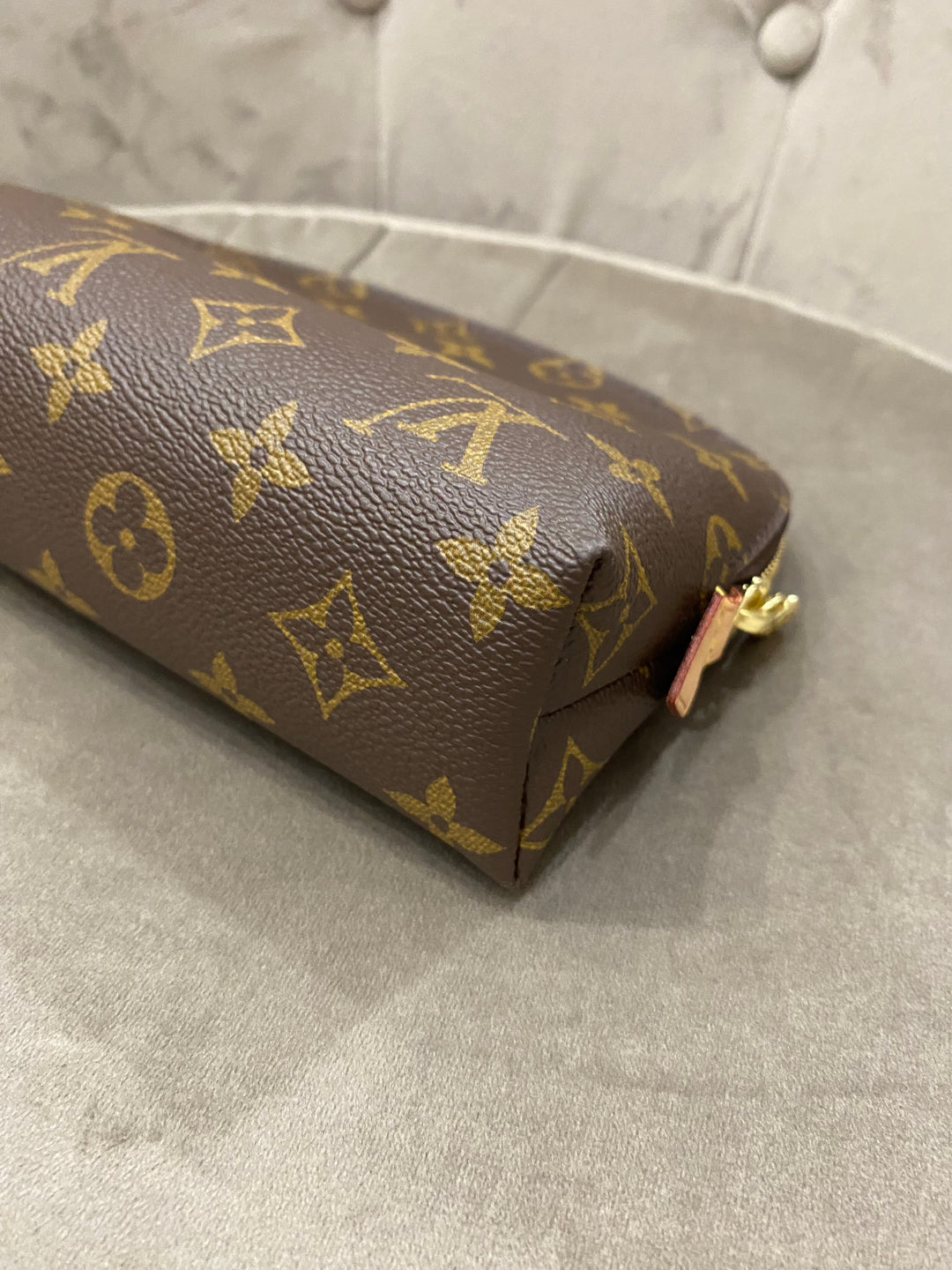 Louis Vuitton Pochette Cosmetique  MM