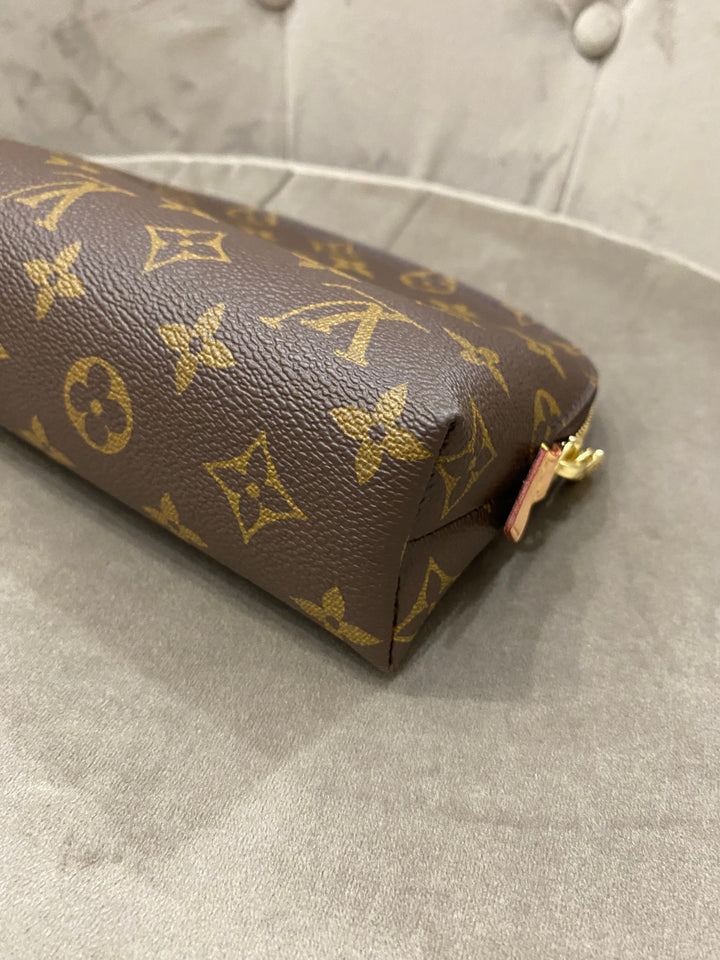 Louis Vuitton Pochette Cosmetique  MM