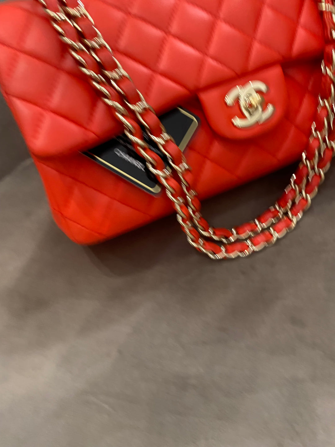 Chanel classica media