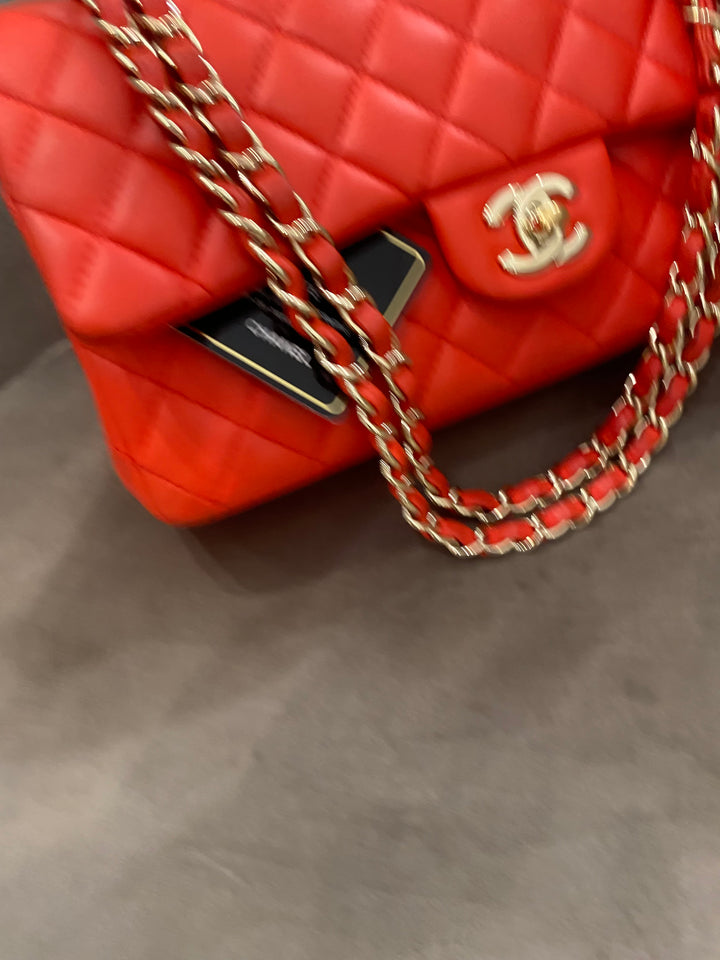 Chanel classica media