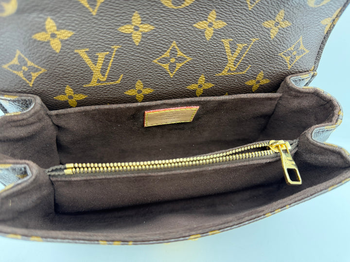 Louis Vuitton metis east west