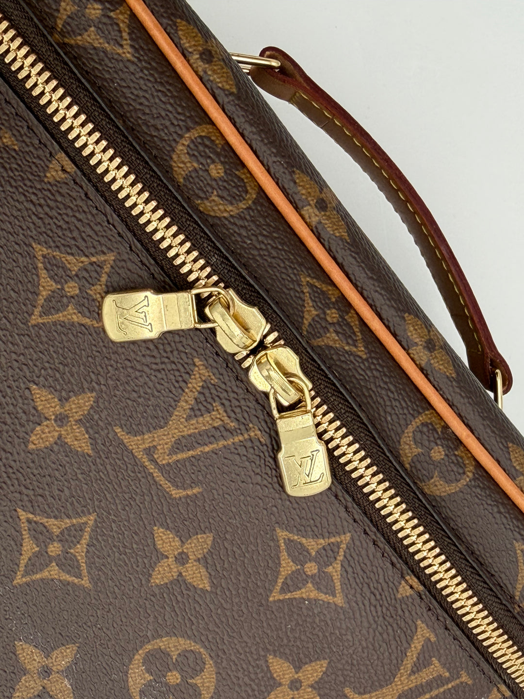 Louis Vuitton Beauty case Nice BB