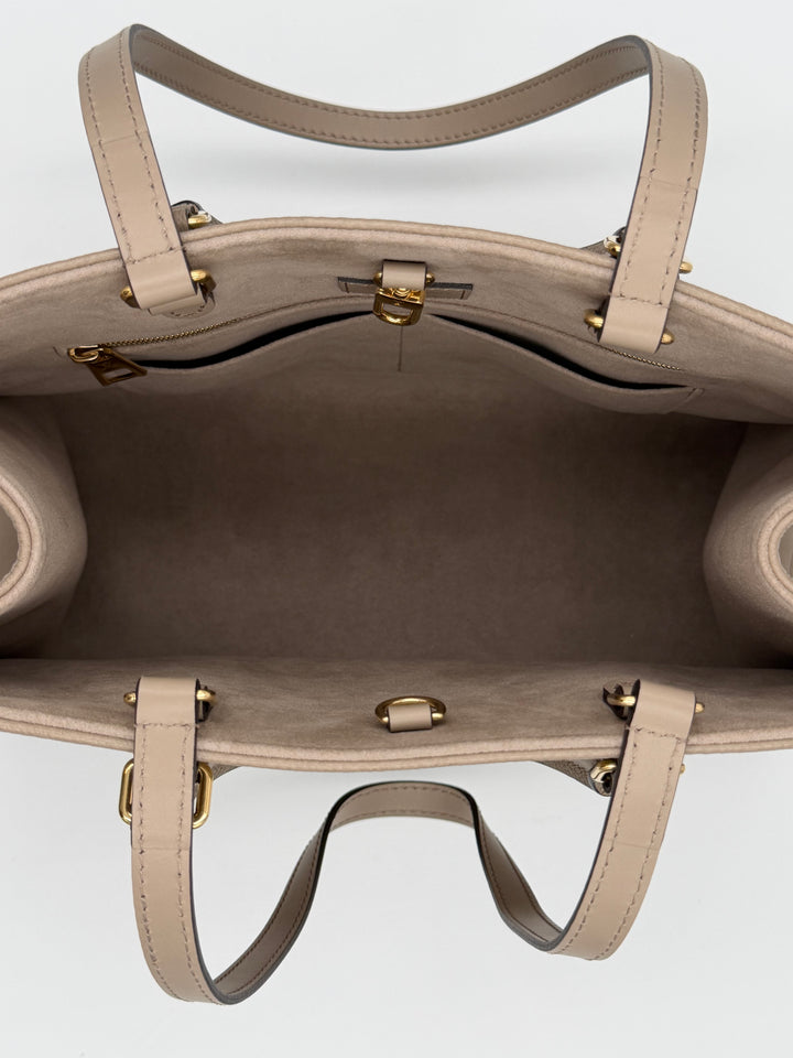Louis Vuitton OnTheGo MM