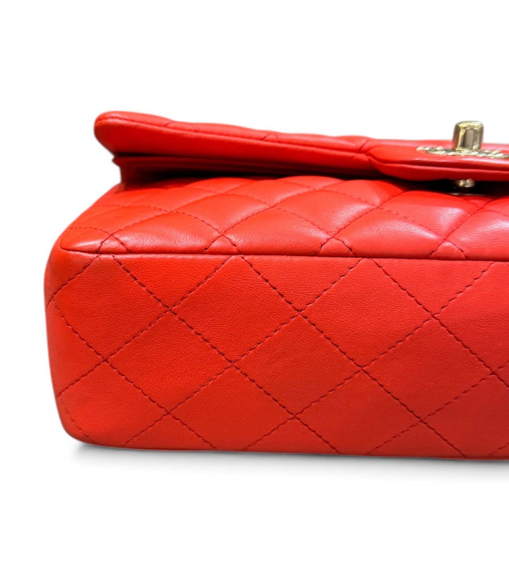 Chanel classica media