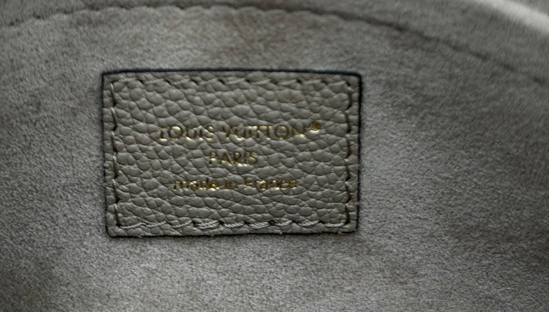 Louis Vuitton OnTheGo East West