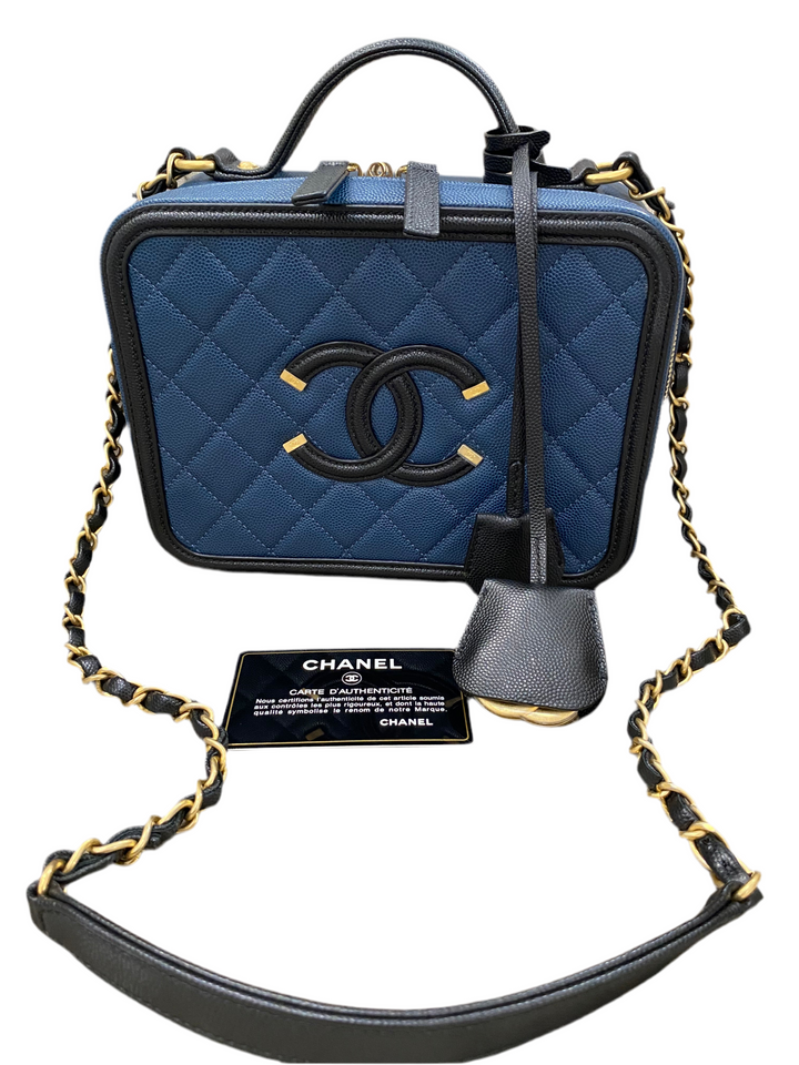 Chanel
Filigree Vanity Case Quilted Caviar Medium