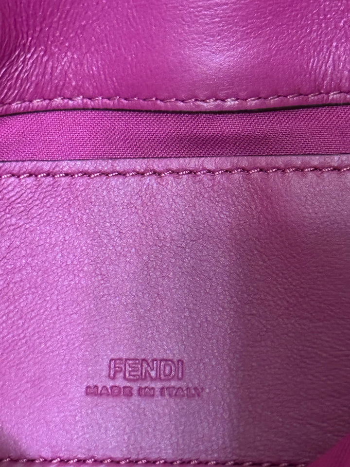 Fendi Phone Baguette in pelle