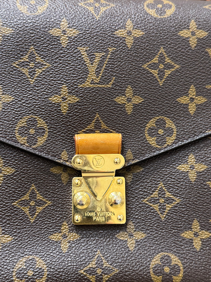 Louis Vuitton Pochette Métis