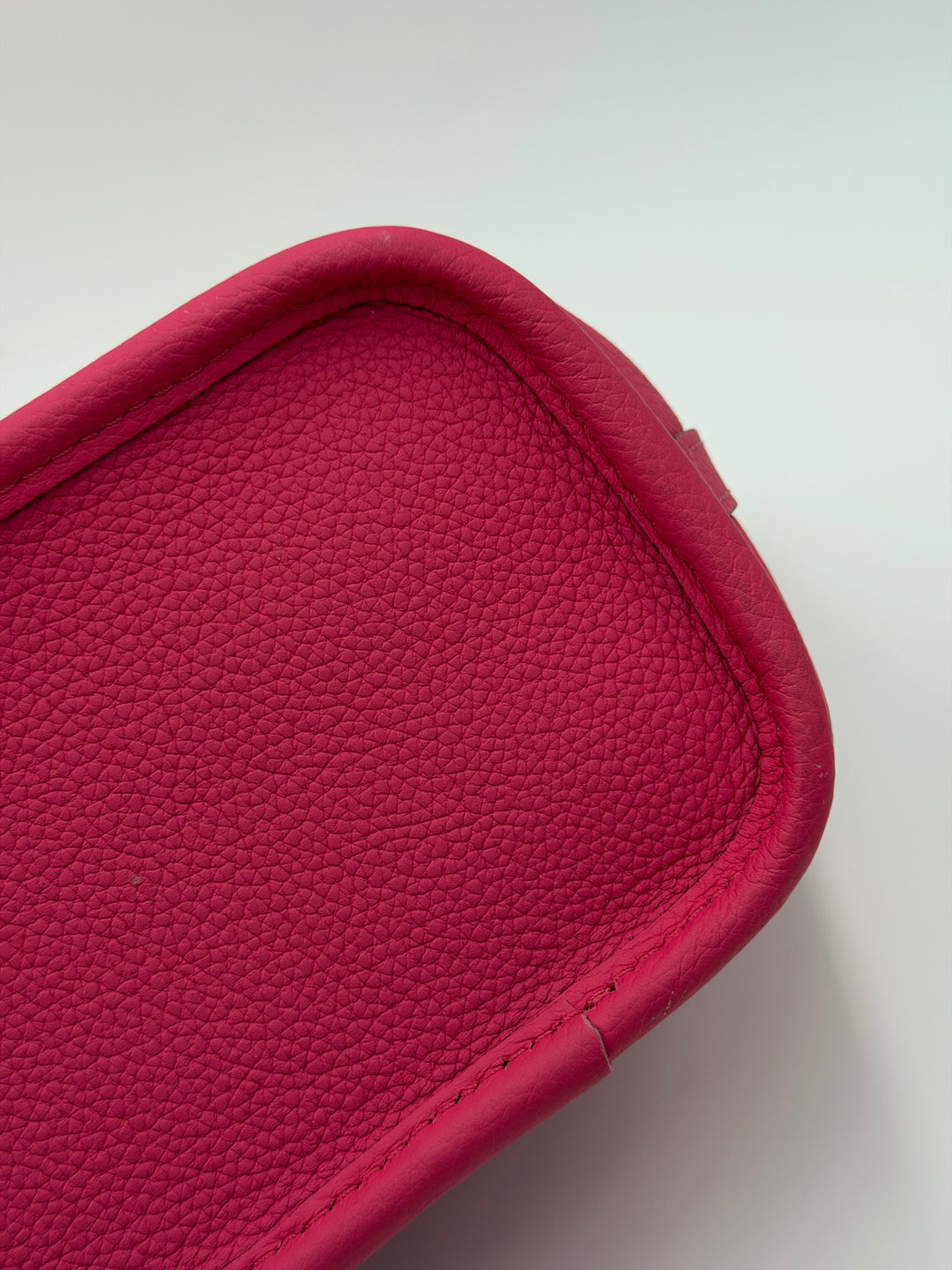 Louis Vuitton Neverfull Bandoulière Inside Out BB
