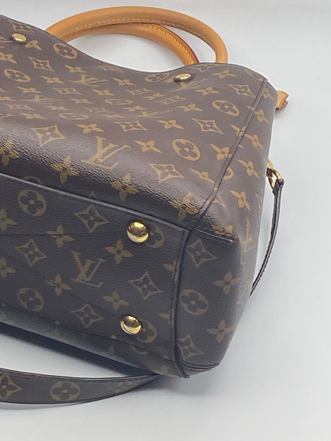 Louis Vuitton Montaigne MM