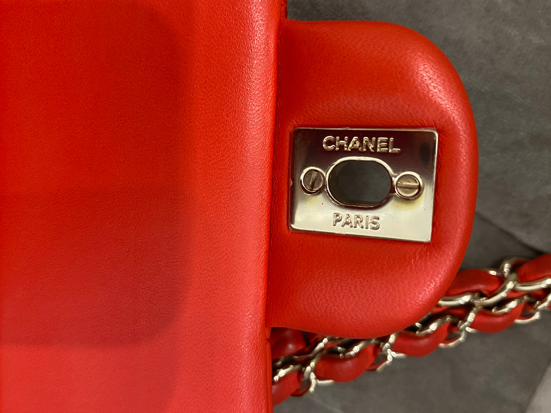 Chanel classica media