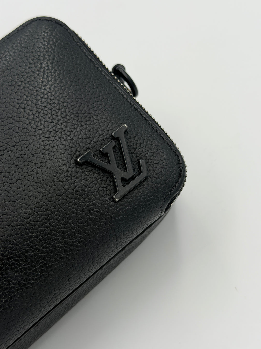 Louis Vuitton Alpha Wearable Wallet