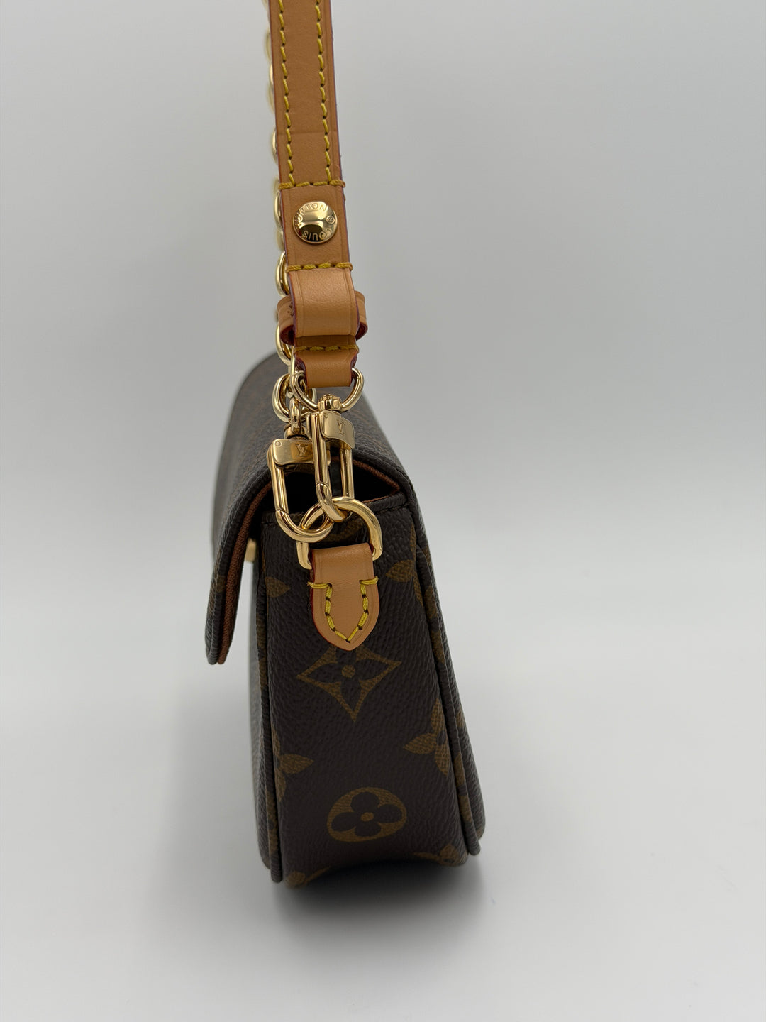 Louis Vuitton Ivy