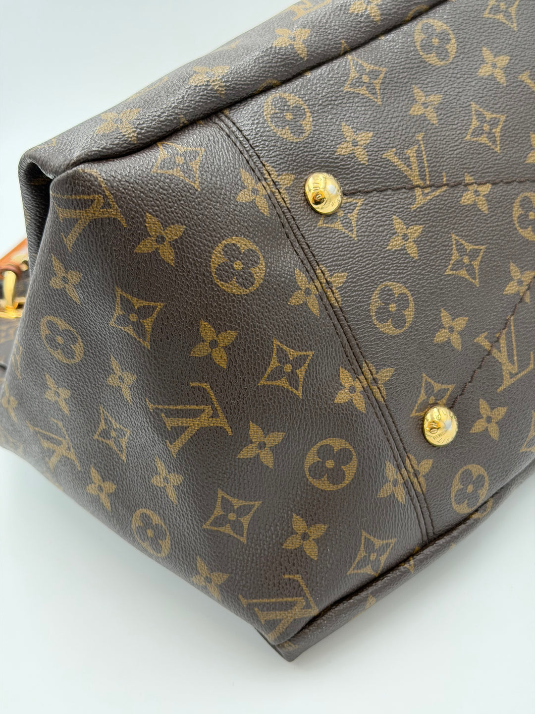 Louis Vuitton Artsy MM