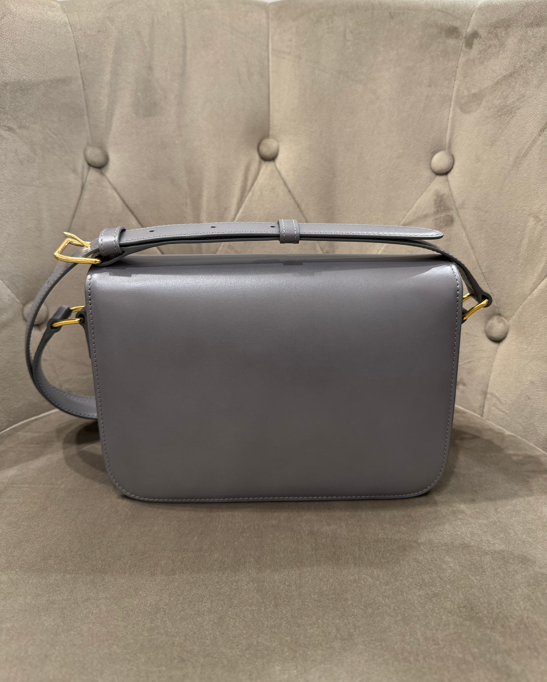 Borsa Celine Triomphe colore grigio antracite