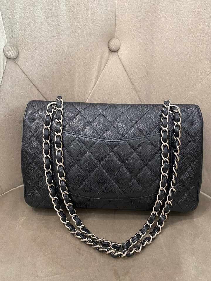 Borsa Chanel media
