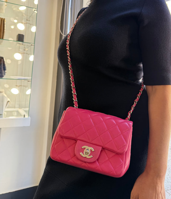 Chanel Mini Square (vista 18)