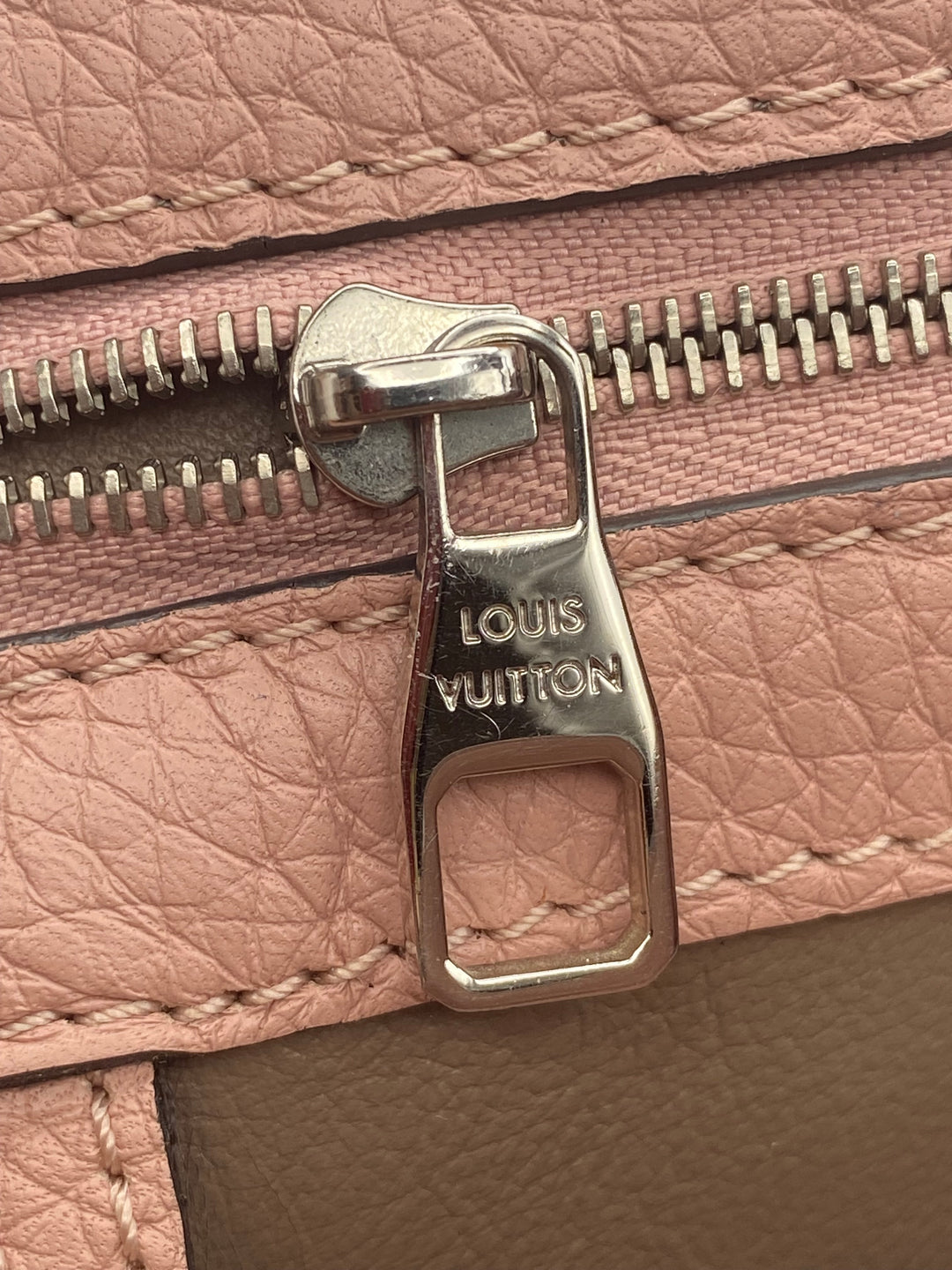 Louis Vuitton Capucines MM