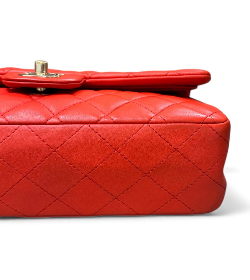 Chanel classica media