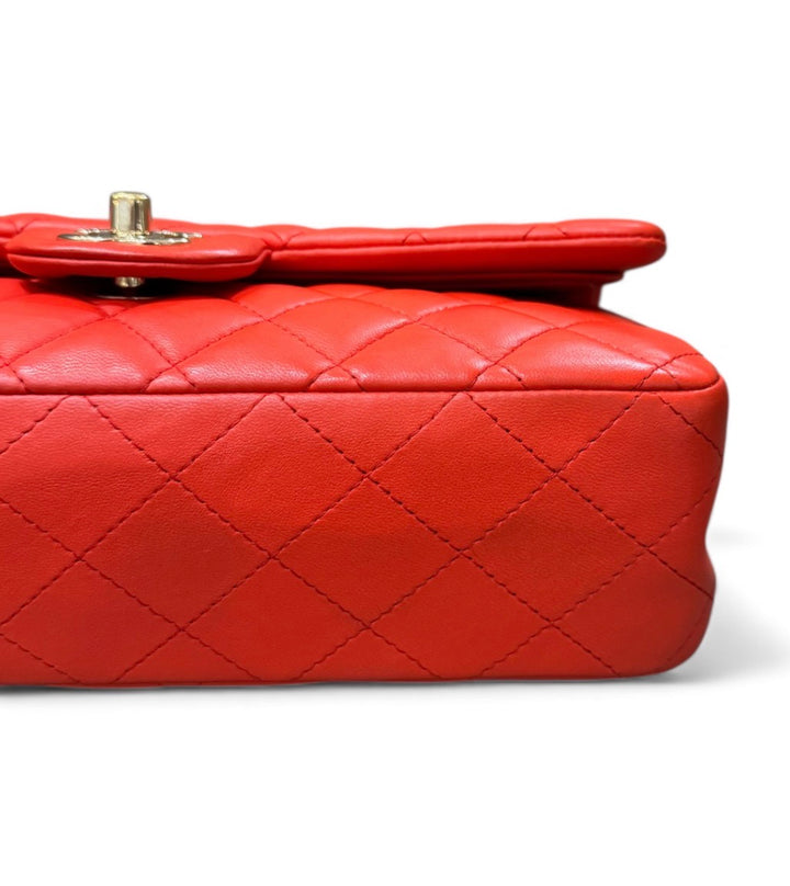 Chanel classica media