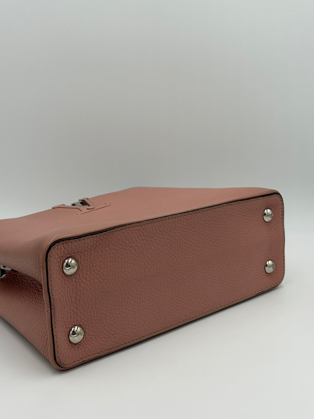 Louis Vuitton Capucines MM