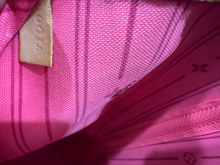 Louis Vuitton Neverfull MM Monogram Roses