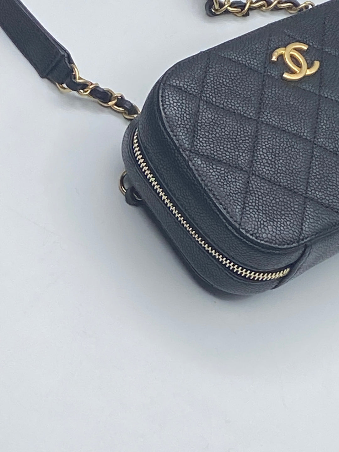 Chanel black caviar camera /marsupio mini bag