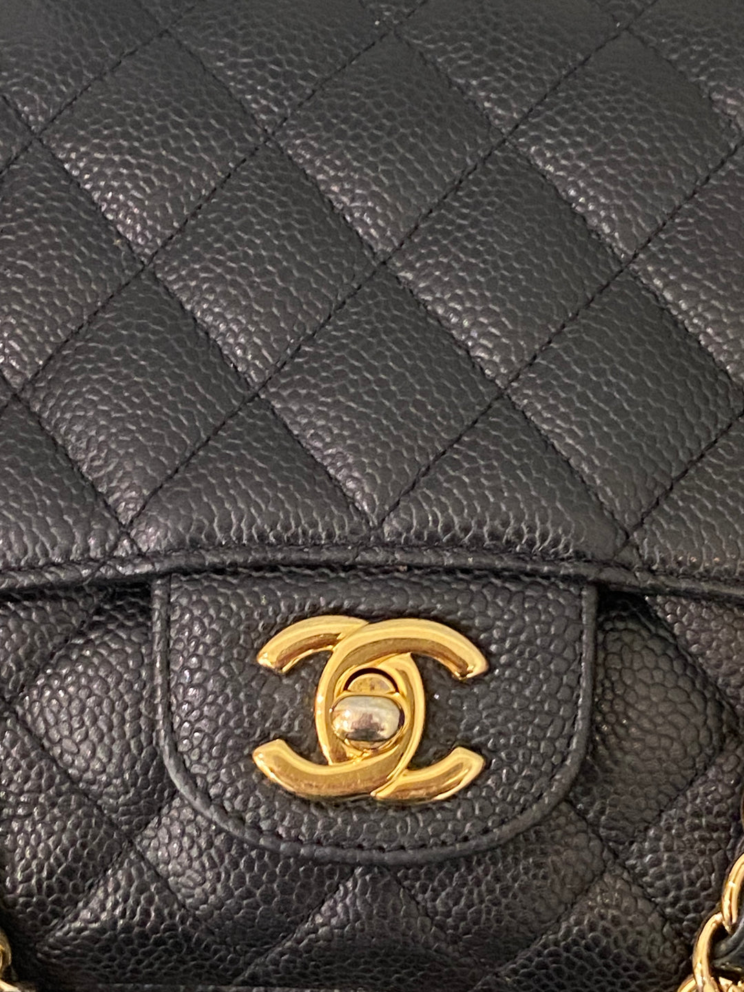 Borsa Chanel media