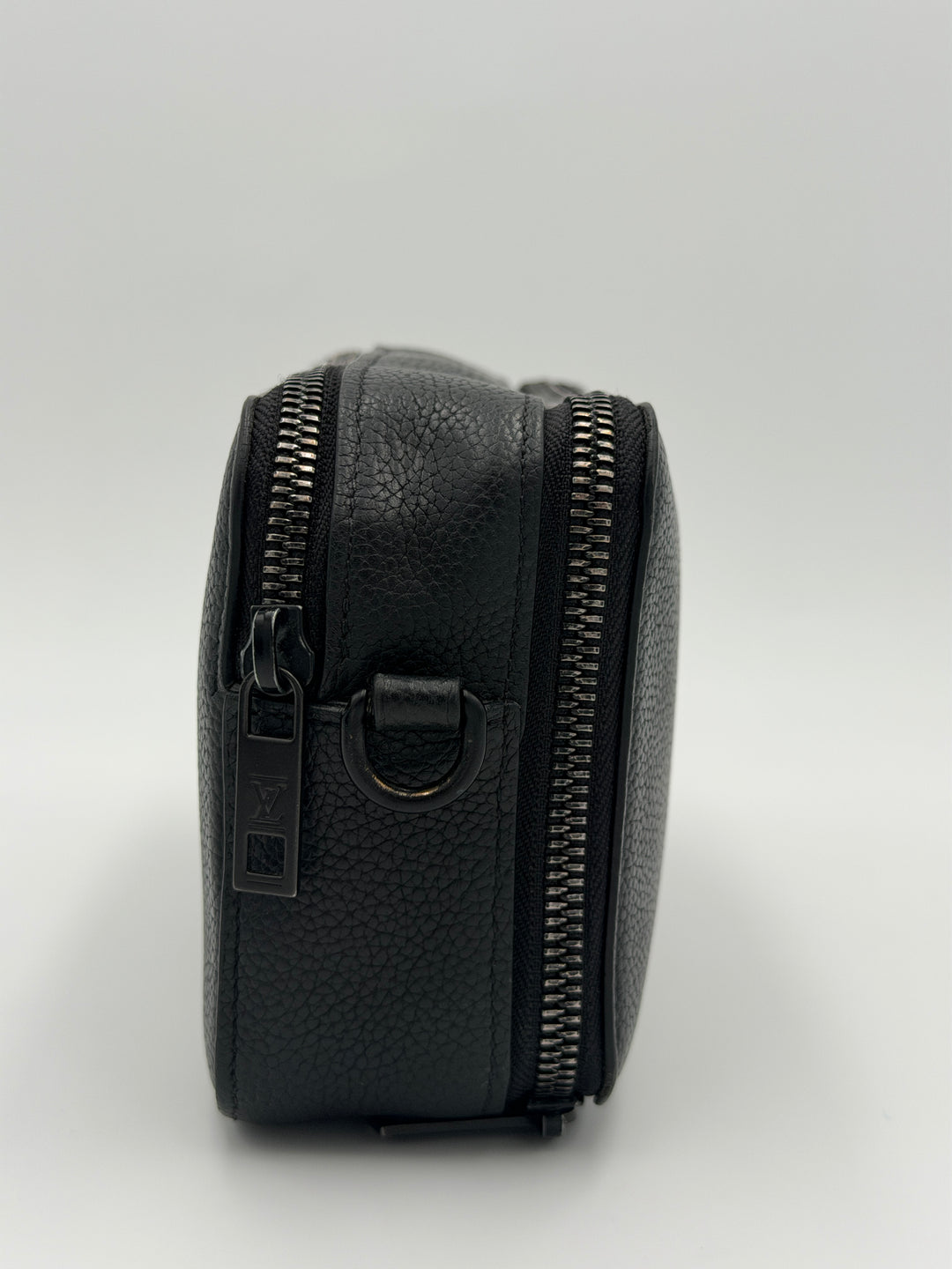 Louis Vuitton Alpha Wearable Wallet