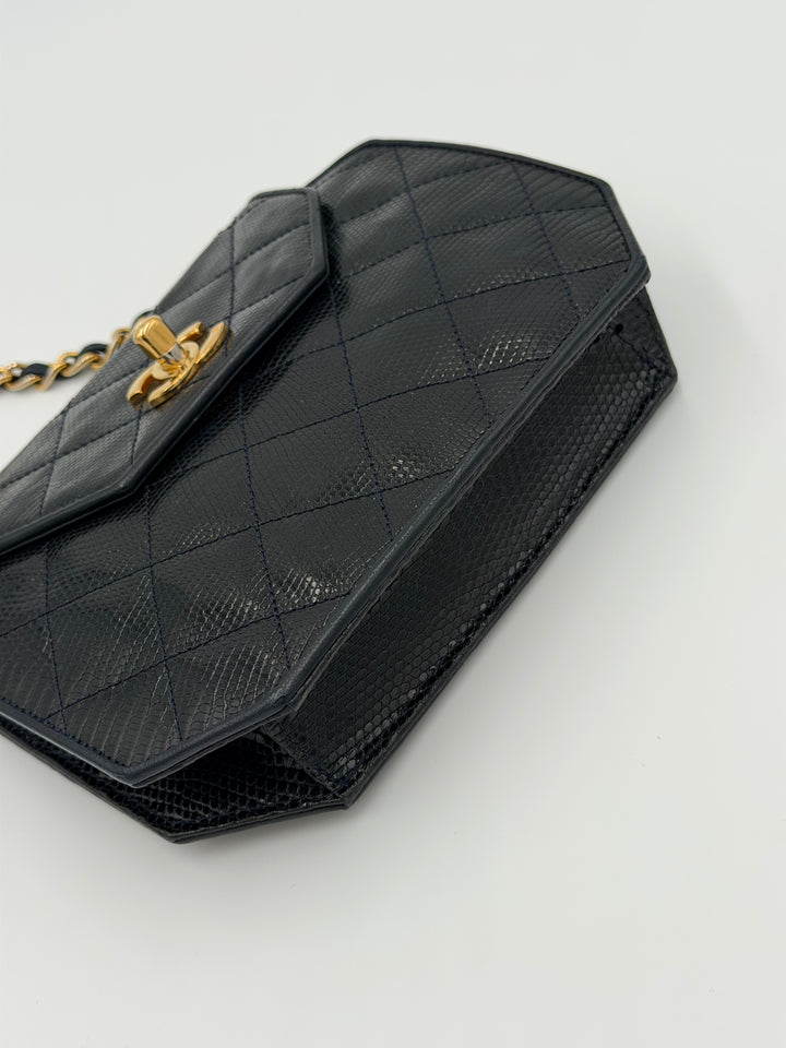 Chanel Pochette Vintage in Pelle di Lucertola Blu Notte (vista 7)