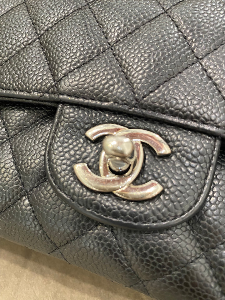 Borsa Chanel media