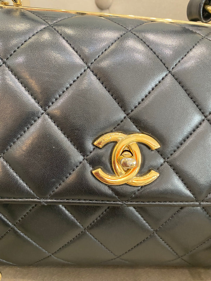 Borsa a tracolla Chanel Trendy CC in pelle trapuntata nera