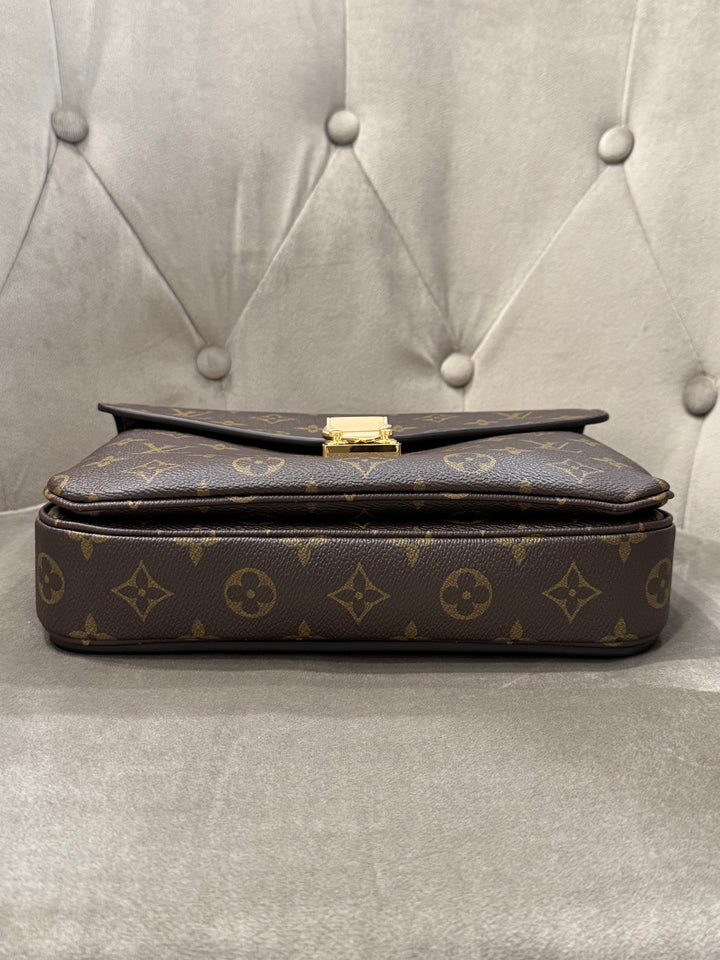 Louis Vuitton Pochette Métis