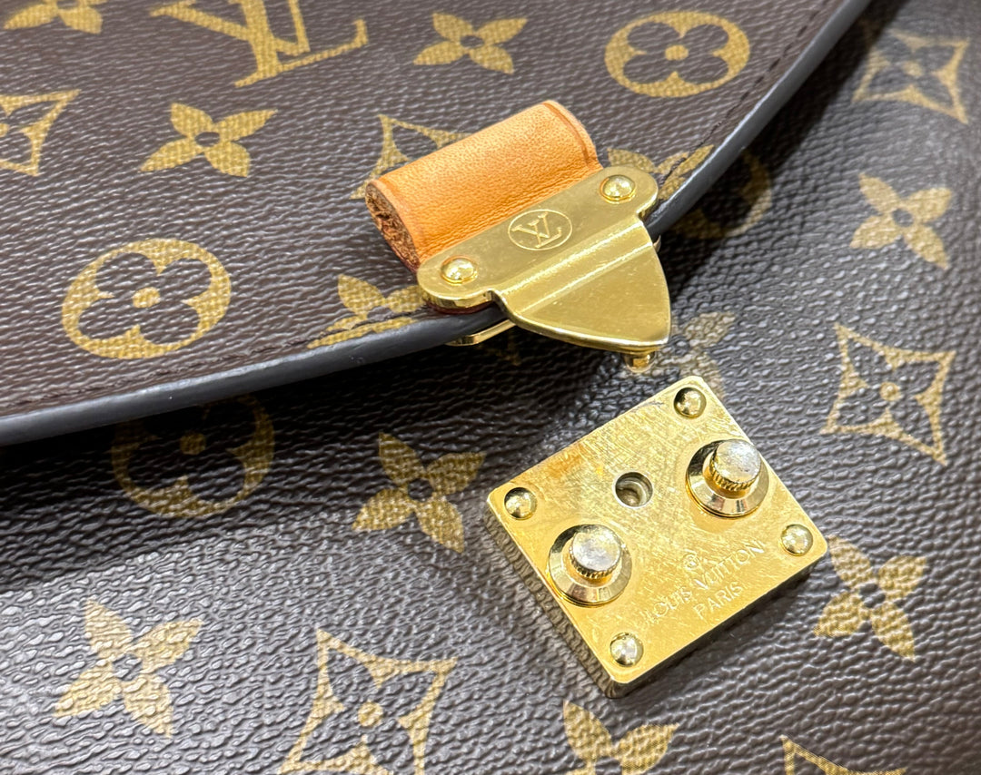 Louis Vuitton Pochette Métis