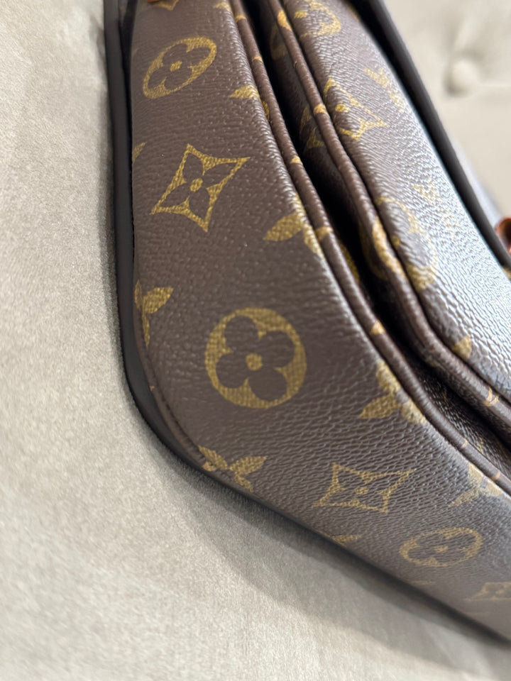 Louis Vuitton Pochette Métis