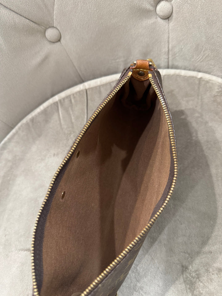 Louis Vuitton Eva Clutch