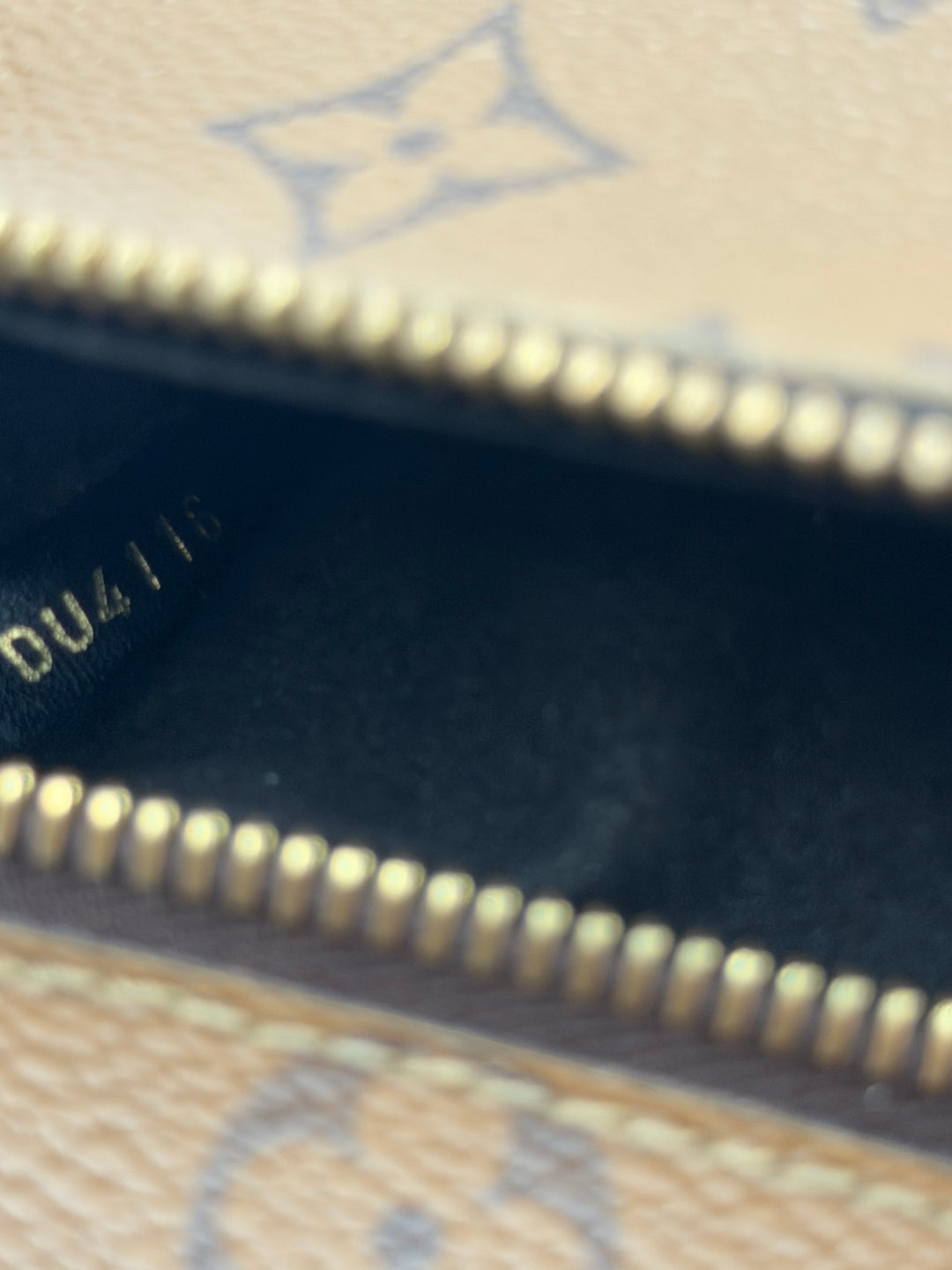 Louis Vuitton Pochette Métis – Reverse