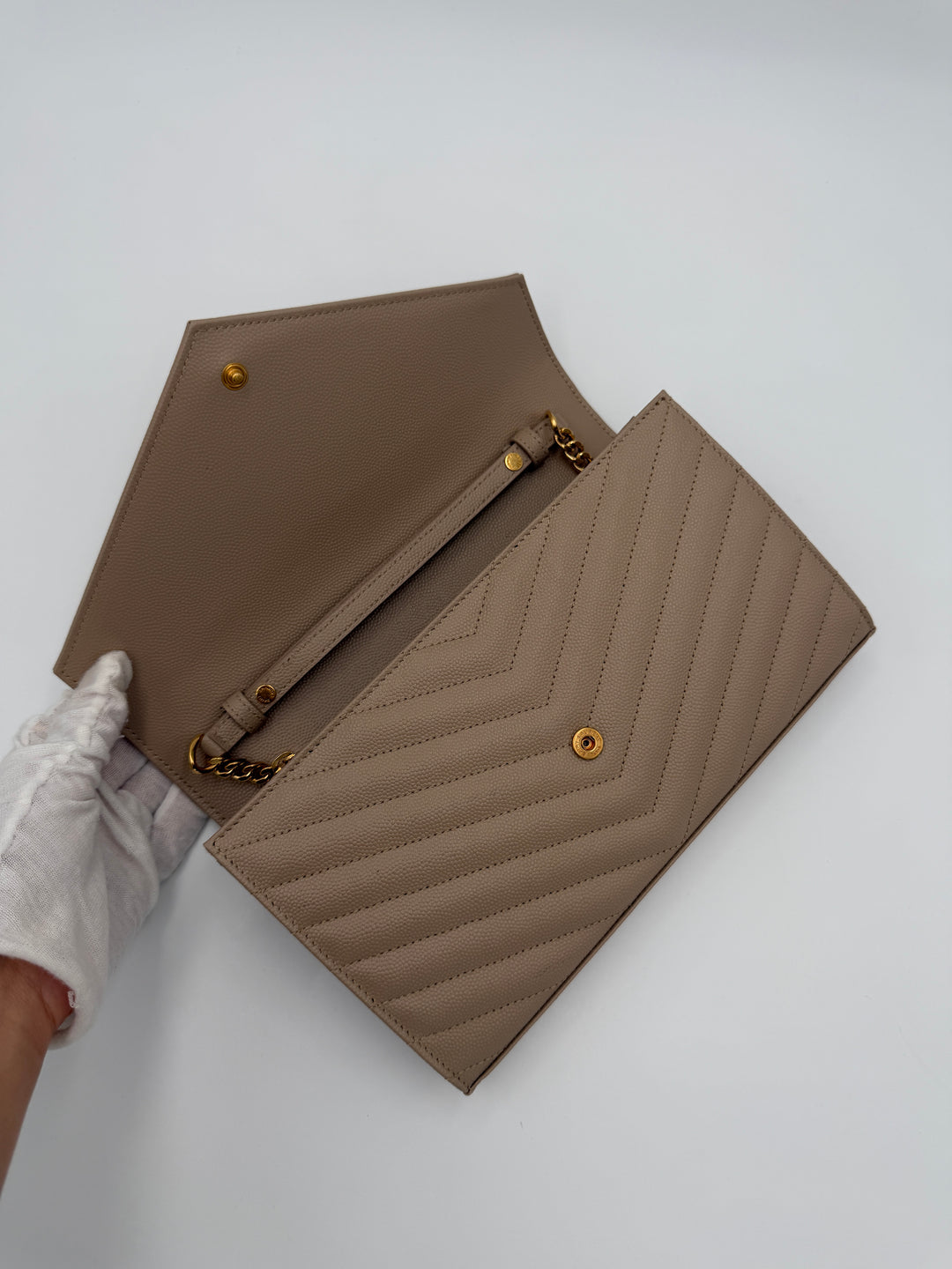 Saint Laurent pochette cassandre con catena