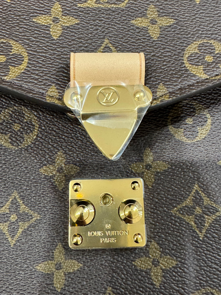 Louis Vuitton Pochette Métis