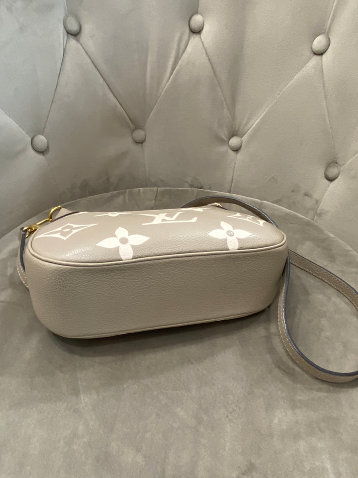 Louis Vuitton Bagatelle Hobo