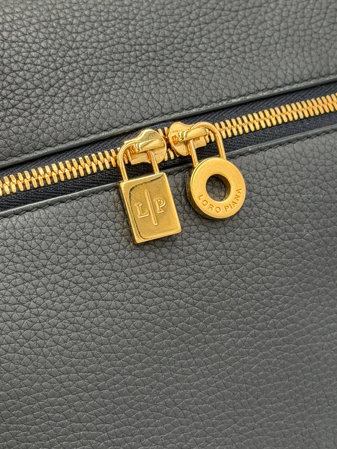 Loro Piana Extra Pocket L27